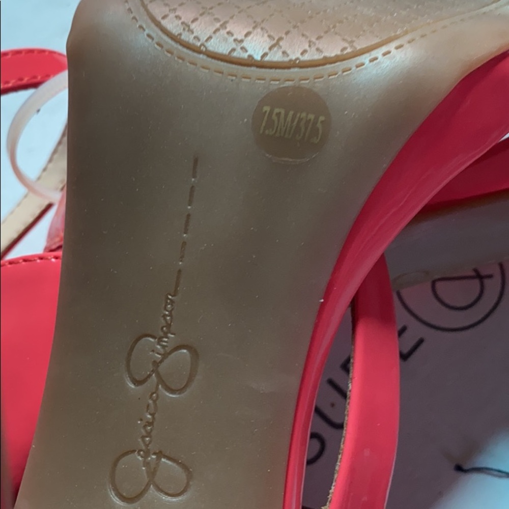 Jessica Simpson7.5 - Picture 4 of 5